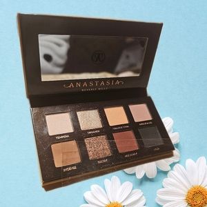 Anastasia Beverly Hills eye shadow pallet